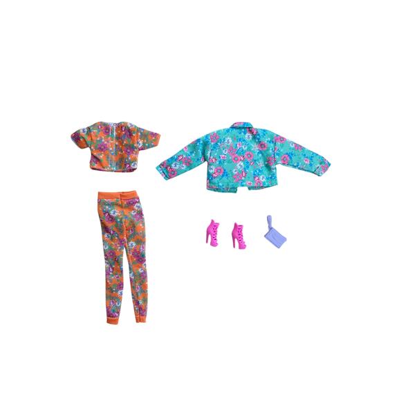 Barbie Extra #10 Doll Outfit Jacket Top Pants Shoes And Accessories GXF09 - Picture 2 of 2